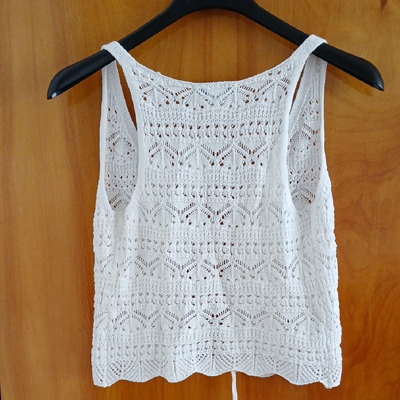 Cotton Emporium White Cropped Tie Front Tank Top M NWT - Picture 3 of 3